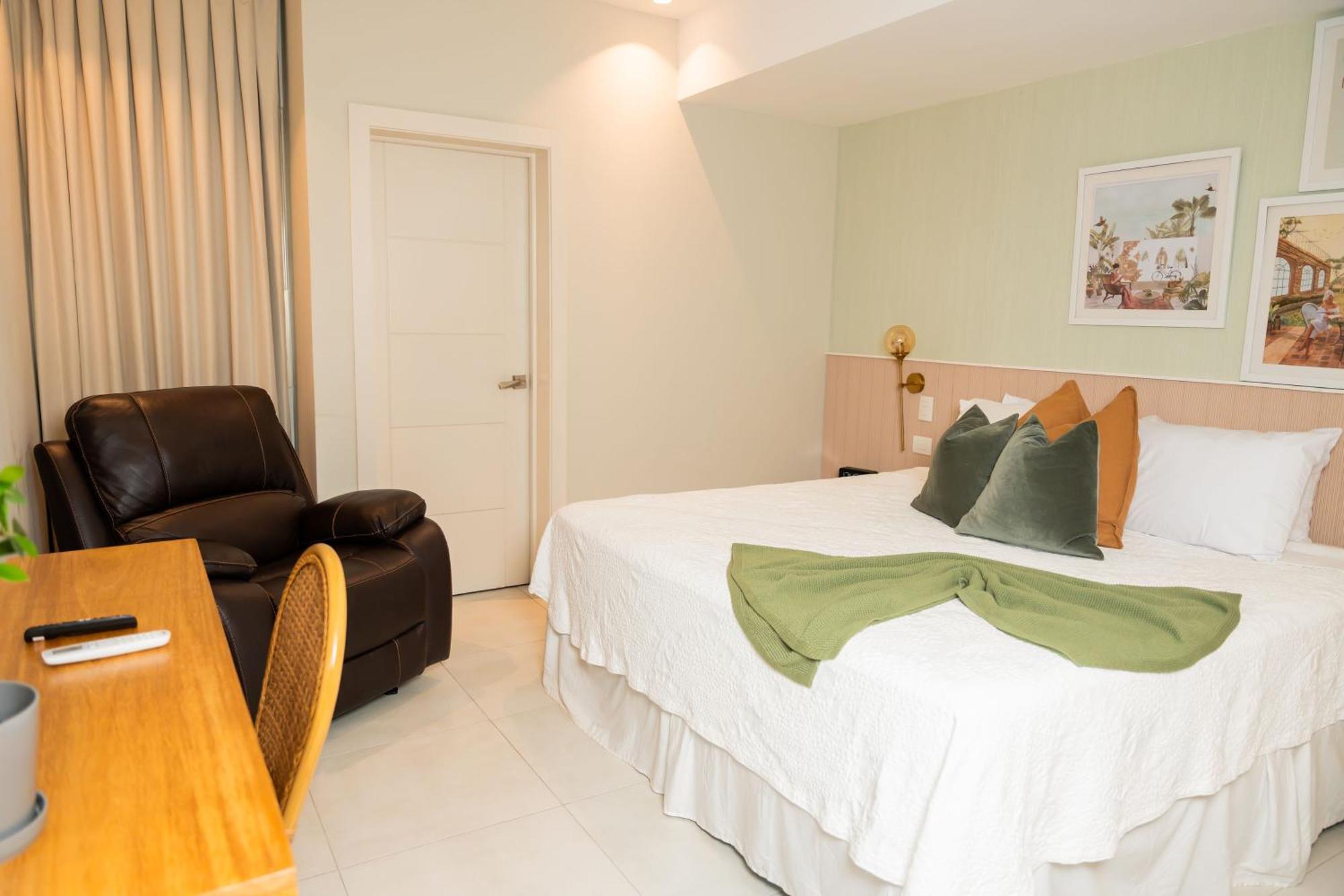 Hotel Stay Here Suites Санто-Доминго Экстерьер фото