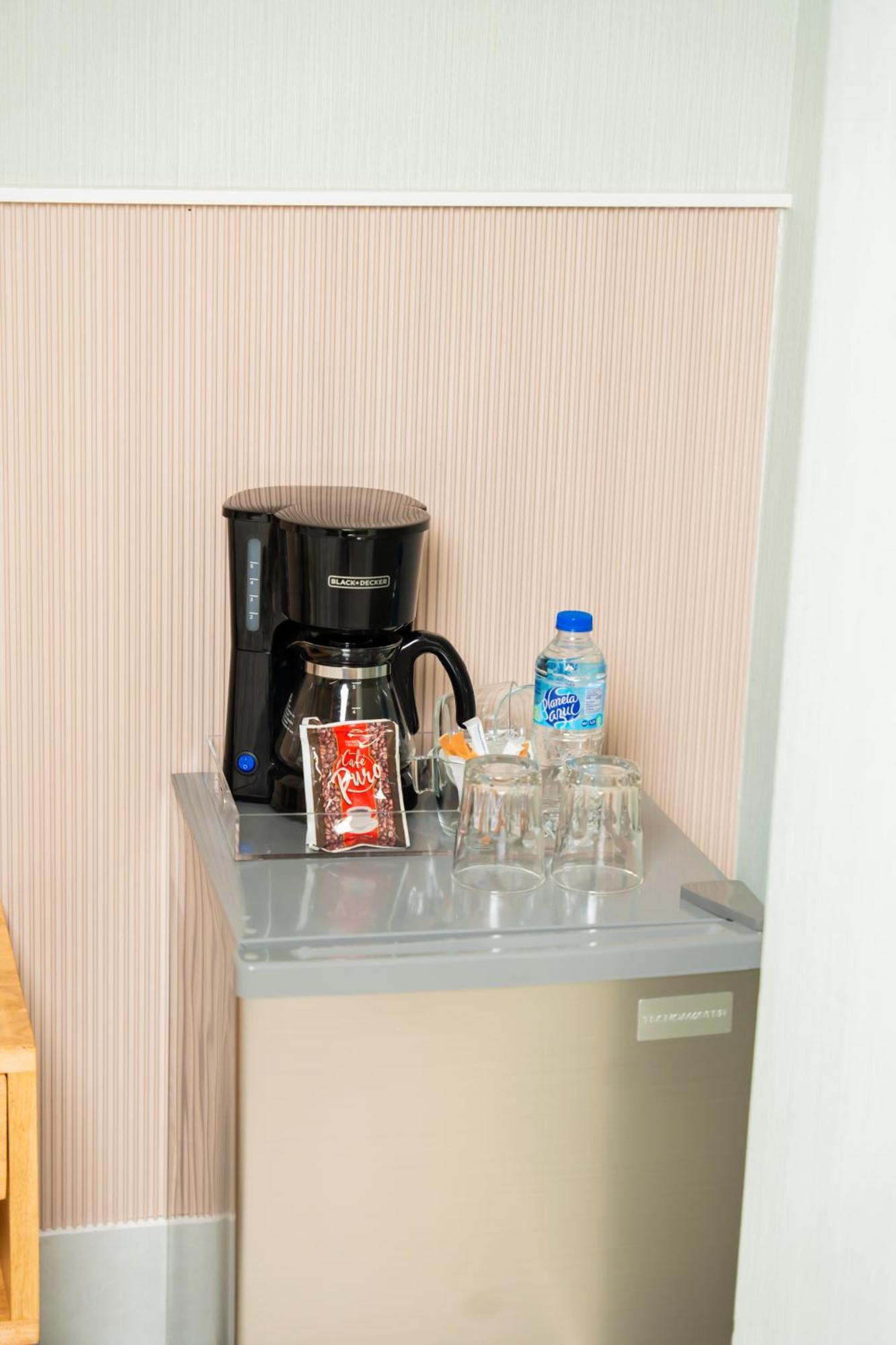Hotel Stay Here Suites Санто-Доминго Экстерьер фото